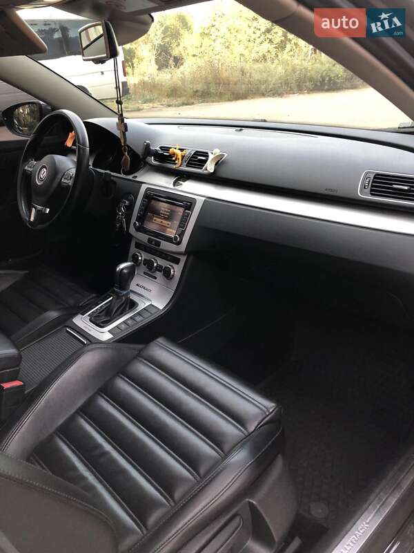 Універсал Volkswagen Passat 2014 в Харкові