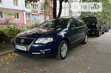 Універсал Volkswagen Passat 2007 в Житомирі