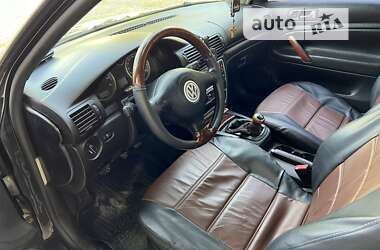 Седан Volkswagen Passat 2003 в Харкові