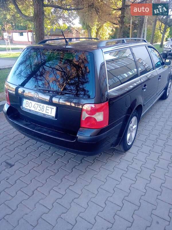 Універсал Volkswagen Passat 2003 в Звягелі