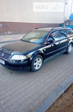 Универсал Volkswagen Passat 2003 в Звягеле