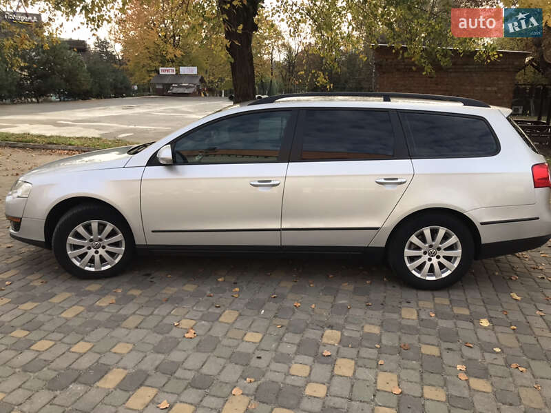 Універсал Volkswagen Passat 2008 в Луцьку