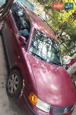Универсал Volkswagen Passat 1998 в 