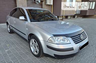 Седан Volkswagen Passat 2003 в Бердичеві