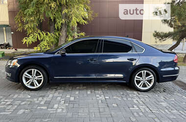 Седан Volkswagen Passat 2013 в Днепре