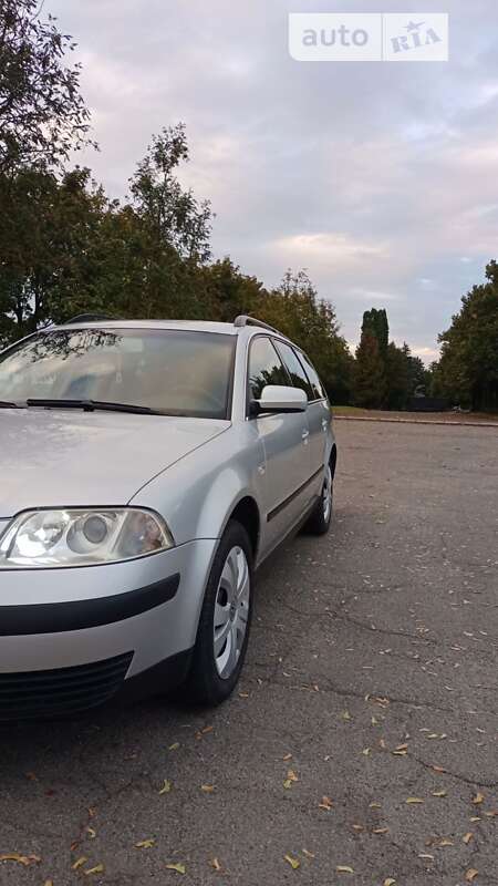 Универсал Volkswagen Passat 2003 в Владимир-Волынском