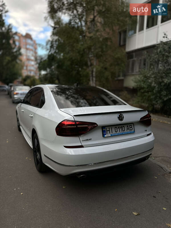 Седан Volkswagen Passat 2018 в Киеве