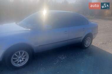 Седан Volkswagen Passat 1998 в Виньковцах