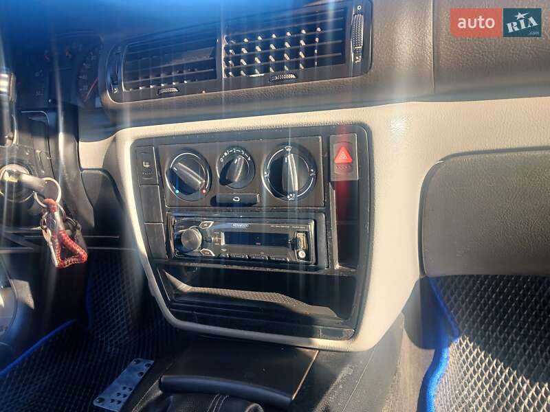 Седан Volkswagen Passat 1998 в Виньковцах