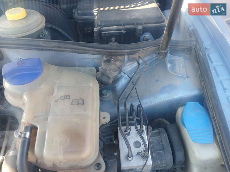 Седан Volkswagen Passat 1998 в Виньковцах