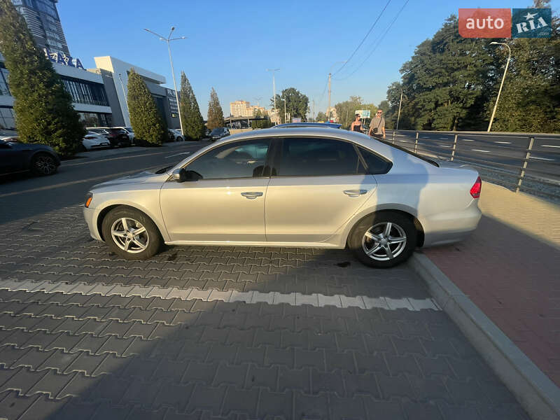 Седан Volkswagen Passat 2014 в Киеве