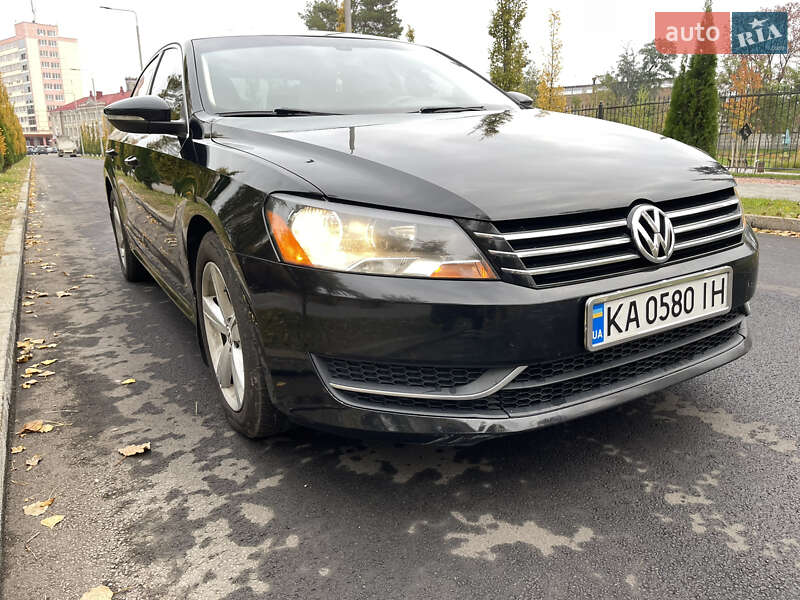 Седан Volkswagen Passat 2011 в Киеве