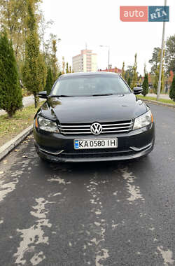 Седан Volkswagen Passat 2011 в Киеве