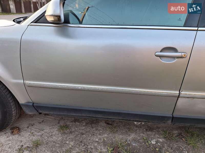 Універсал Volkswagen Passat 2004 в Львові