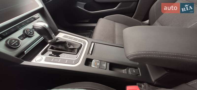Універсал Volkswagen Passat 2019 в Кропивницькому