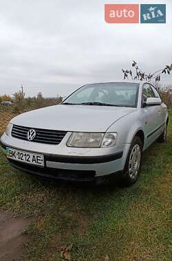 Седан Volkswagen Passat 1999 в Рівному