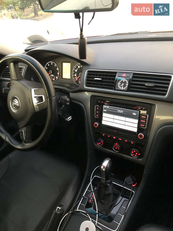 Седан Volkswagen Passat 2014 в Черкассах