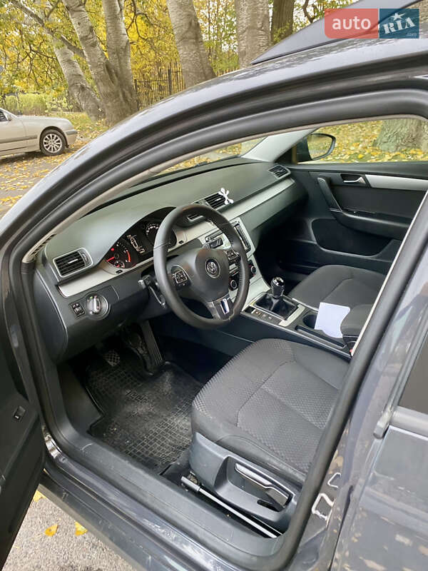 Универсал Volkswagen Passat 2012 в Умани