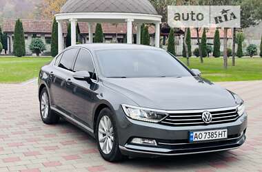 Седан Volkswagen Passat 2015 в Иршаве