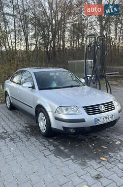 Седан Volkswagen Passat 2004 в Бориславе