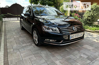 Седан Volkswagen Passat 2011 в Іршаві