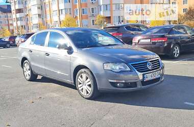 Седан Volkswagen Passat 2005 в Буче