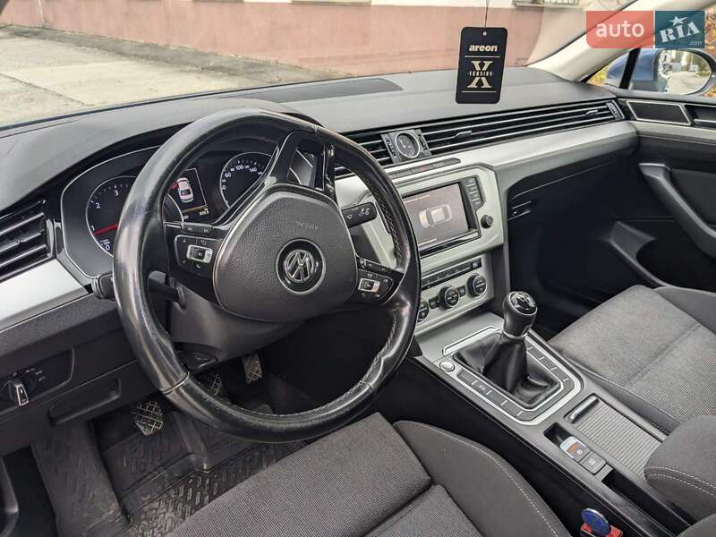 Седан Volkswagen Passat 2015 в Вінниці
