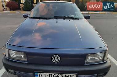 Седан Volkswagen Passat 1993 в Ірпені