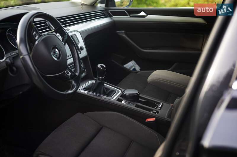 Универсал Volkswagen Passat 2015 в Львове