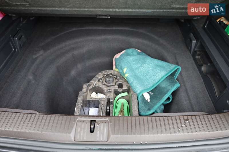 Универсал Volkswagen Passat 2015 в Львове