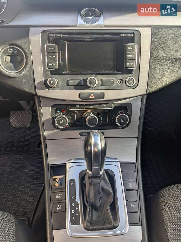 Универсал Volkswagen Passat 2011 в Тернополе