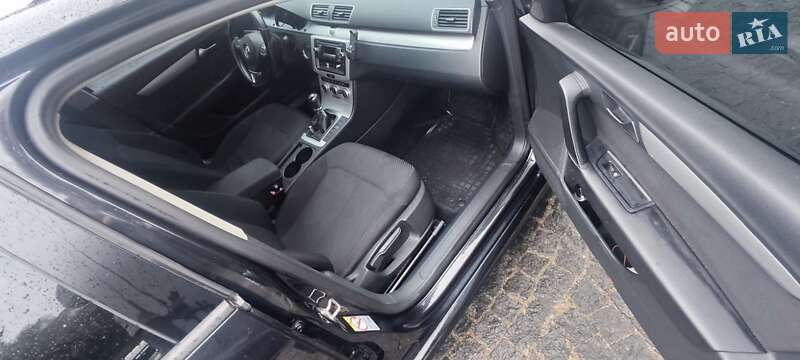 Універсал Volkswagen Passat 2012 в Хмельницькому