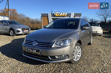 Седан Volkswagen Passat 2012 в Стрию