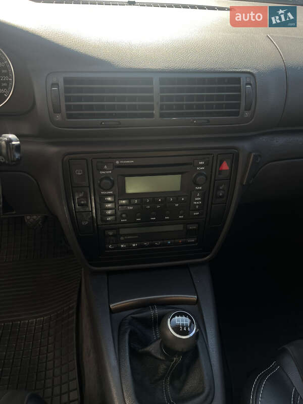 Универсал Volkswagen Passat 2004 в Черновцах