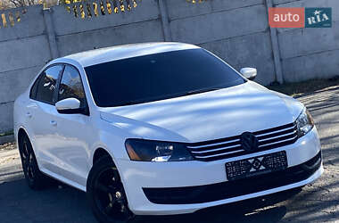 Седан Volkswagen Passat 2014 в Днепре