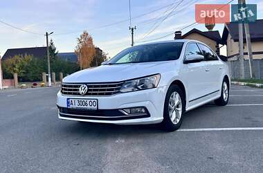 Седан Volkswagen Passat 2016 в Києві