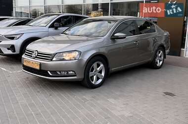 Седан Volkswagen Passat 2012 в Полтаві