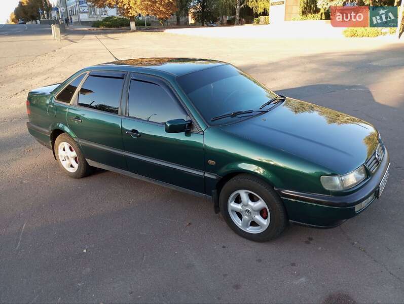 Седан Volkswagen Passat 1996 в Овруче