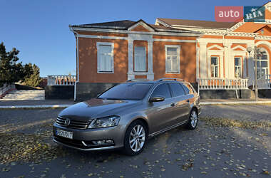 Універсал Volkswagen Passat 2014 в Хмільнику