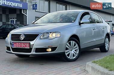 Седан Volkswagen Passat 2006 в Сарнах