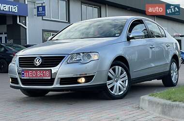 Седан Volkswagen Passat 2006 в Сарнах