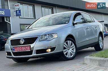 Седан Volkswagen Passat 2006 в Сарнах