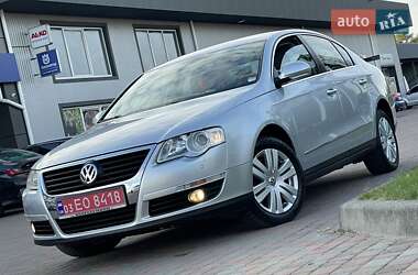 Седан Volkswagen Passat 2006 в Сарнах