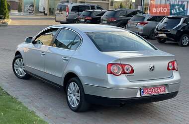 Седан Volkswagen Passat 2006 в Сарнах