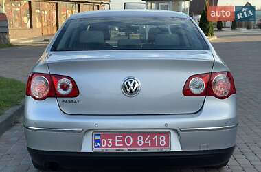 Седан Volkswagen Passat 2006 в Сарнах