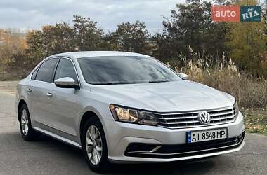 Седан Volkswagen Passat 2015 в Днепре