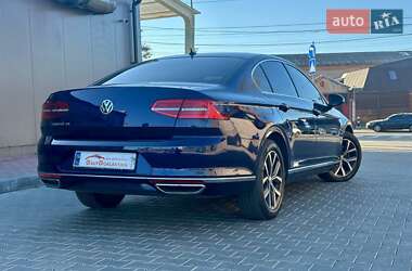 Седан Volkswagen Passat 2018 в Одесі