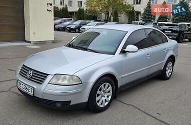 Седан Volkswagen Passat 2004 в Києві