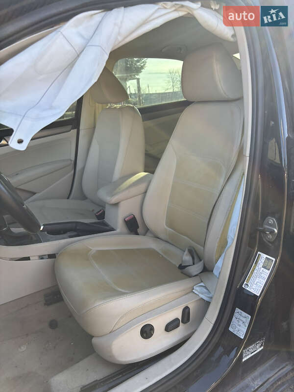 Седан Volkswagen Passat 2013 в Стрые