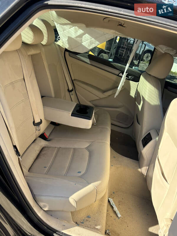 Седан Volkswagen Passat 2013 в Стрые